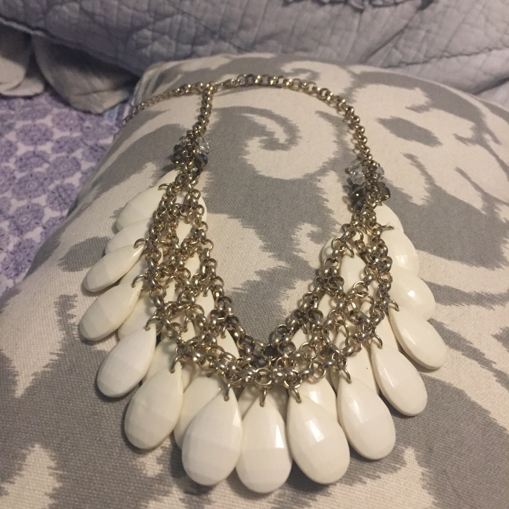 Francescas statement necklace